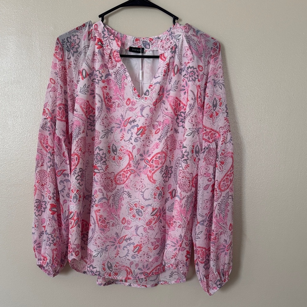 Shewin NWT Floral Pink Blouse